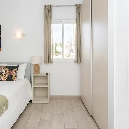 Spacious 1 Bed In Vilamoura, Fast Wifi & Pool * Quarteira