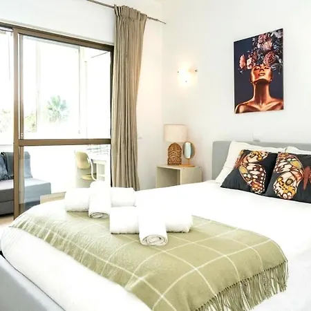 Bright & Relaxing Retreat Near Vilamoura Marina * Quarteira