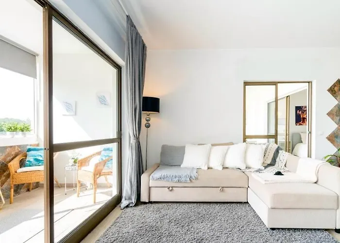 Spacious 1-bedroom With Pool Near Vilamoura Marina Quarteira