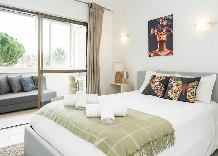 아파트 Spacious 1 Bed In Vilamoura, Fast Wifi & Pool 쿼테이라