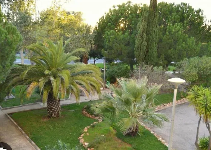 Spacious 1 Bed In Vilamoura, Fast Wifi & Pool *
