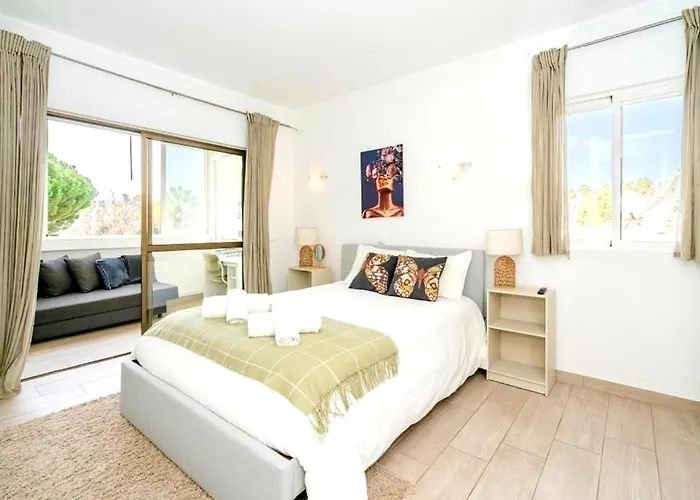 Apartamento Spacious 1-bedroom With Pool Near Vilamoura Marina Quarteira